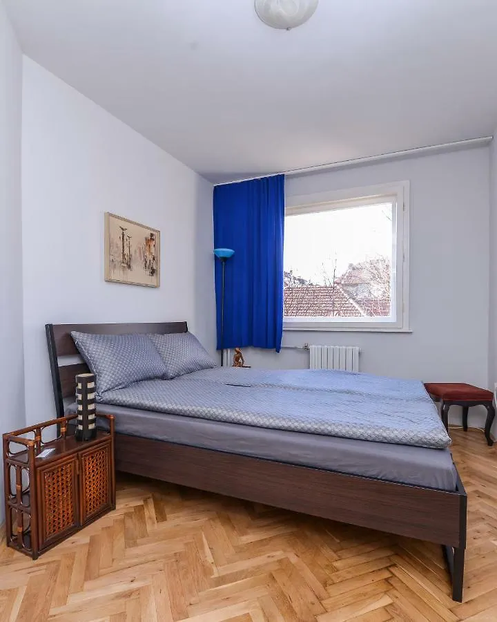Colorful Two Bedroom Apartment Next To Serdika Center Sofia